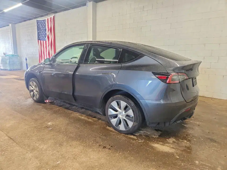 2023 TESLA MODEL Y VIN 7SAYGDEE2PF610247 фото 2