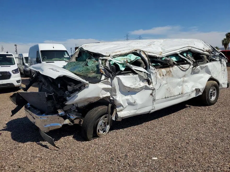 1GJZ7PFP4S1257278 — 2025 GMC Savana, опрокидывание, фото до ремонта