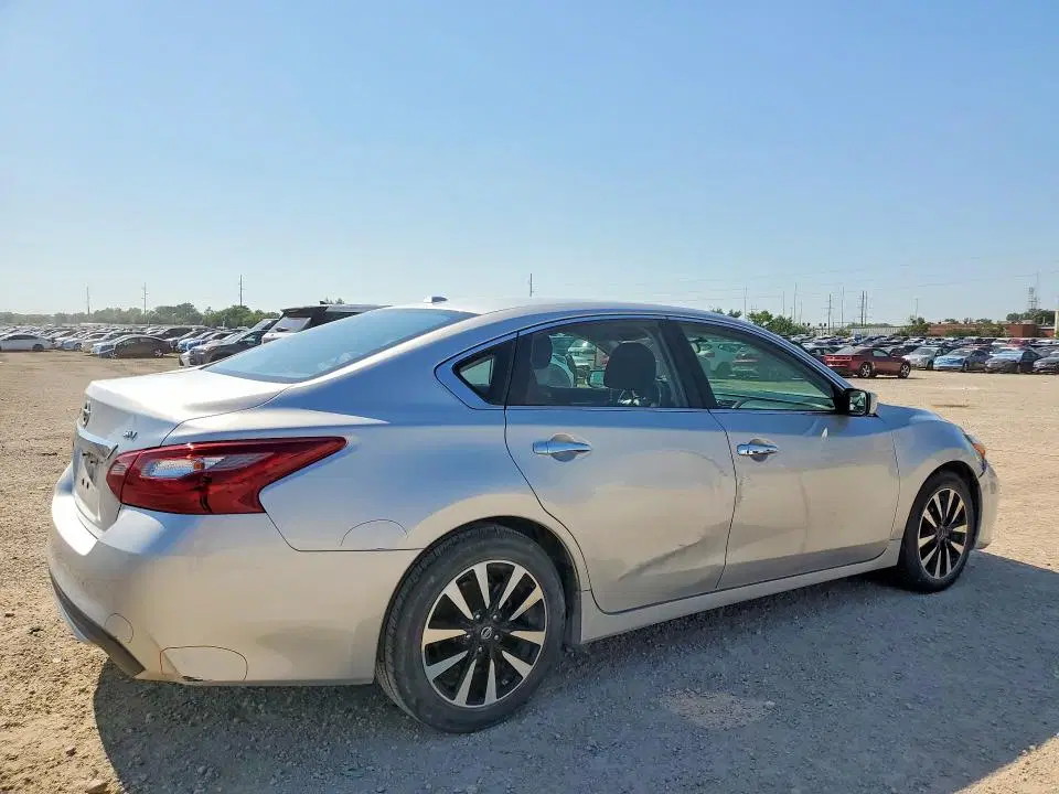 2018 NISSAN ALTIMA VIN 1N4AL3AP0JC264527 фото 3