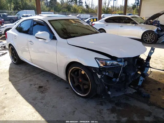 JTHCM1D26H5017997 — 2017 Lexus IS 300, передняя часть, фото до ремонта