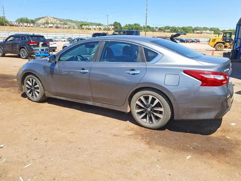 2018 Nissan Altima VIN 1N4AL3AP3JC125265 фото 2