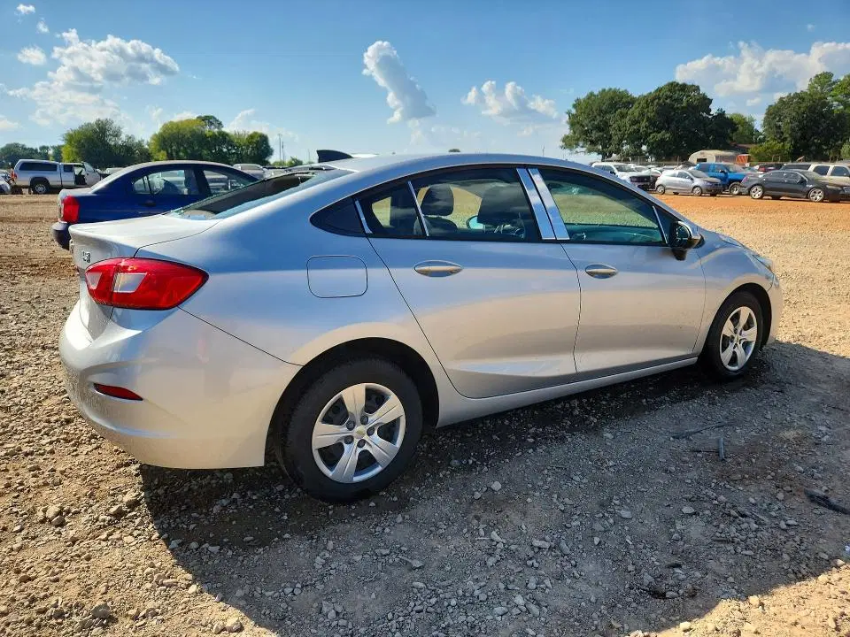 2018 CHEVROLET CRUZE VIN 1G1BC5SM1J7166655 фото 3