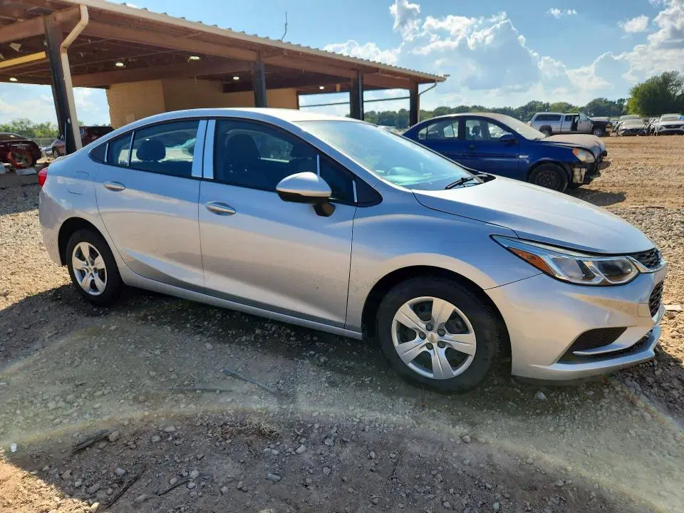2018 CHEVROLET CRUZE VIN 1G1BC5SM1J7166655 фото 4