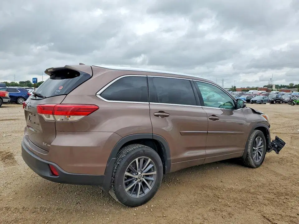 2018 TOYOTA HIGHLANDER VIN 5TDJZRFH8JS875059 фото 3