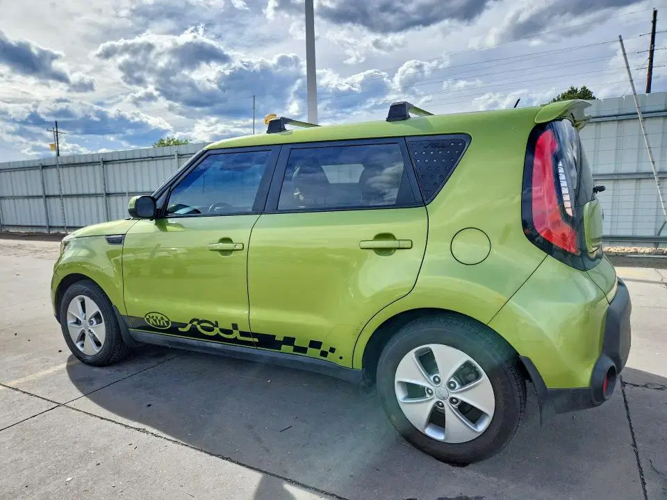 2015 KIA Soul VIN KNDJN2A27F7760136 фото 2