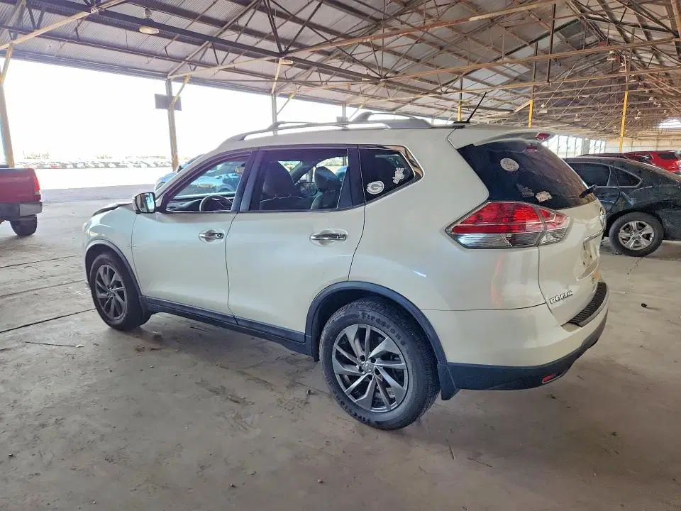 2015 Nissan Rogue VIN 5N1AT2MT1FC897134 фото 2