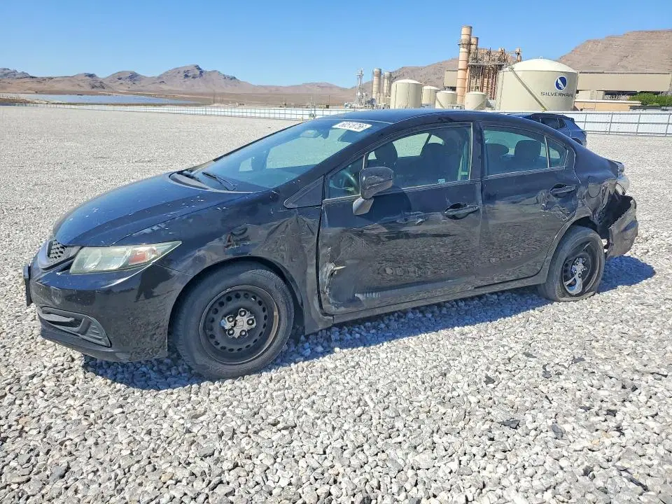 19XFB2F50FE707652 — 2015 Honda Civic, задняя часть, фото до ремонта
