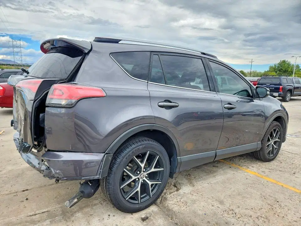 2016 Toyota RAV4 VIN JTMJFREV0GJ083817 фото 3