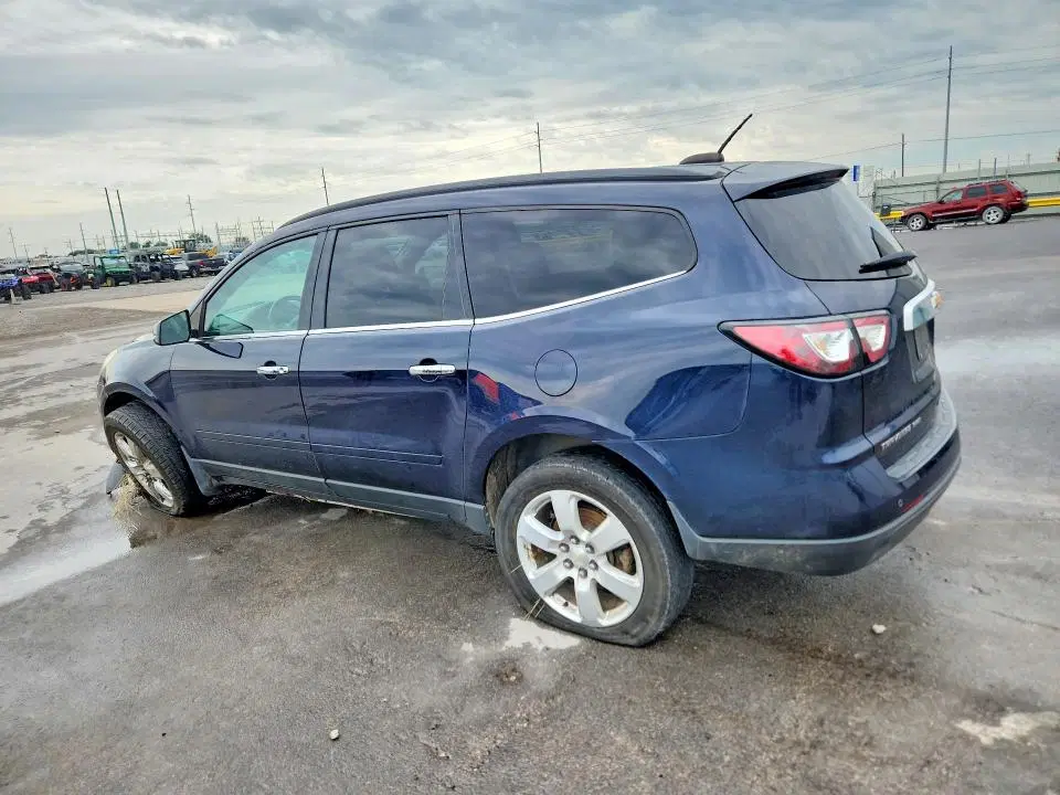 1GNKVGKDXHJ290294 — 2017 Chevrolet Traverse, передняя часть, фото до ремонта