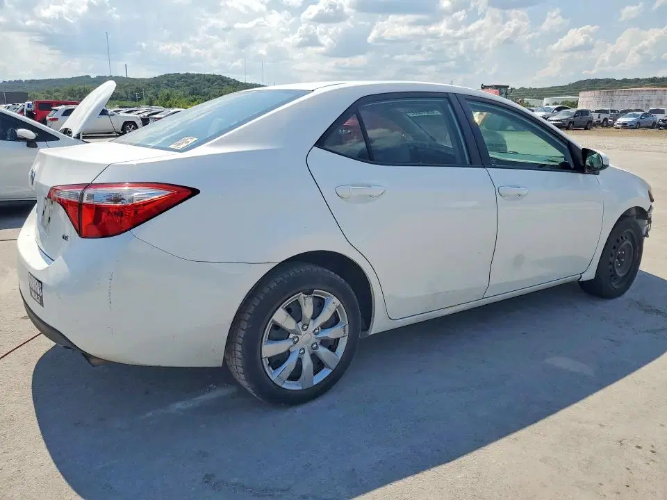 2015 TOYOTA COROLLA VIN 5YFBURHE0FP306566 фото 3