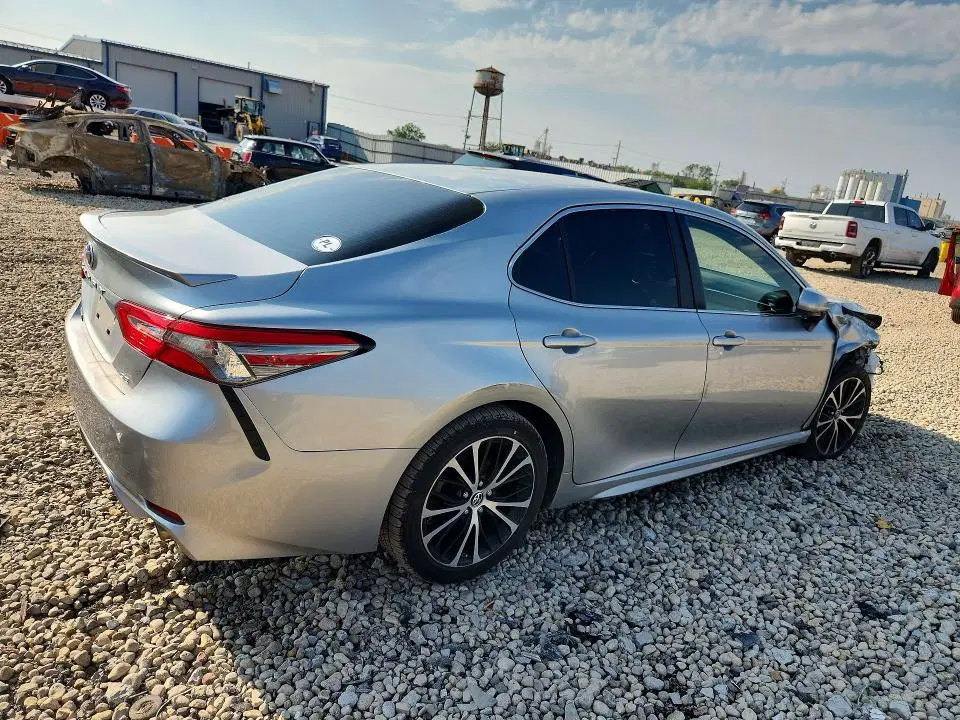 2018 Toyota Camry VIN JTNB11HK0J3011545 фото 3