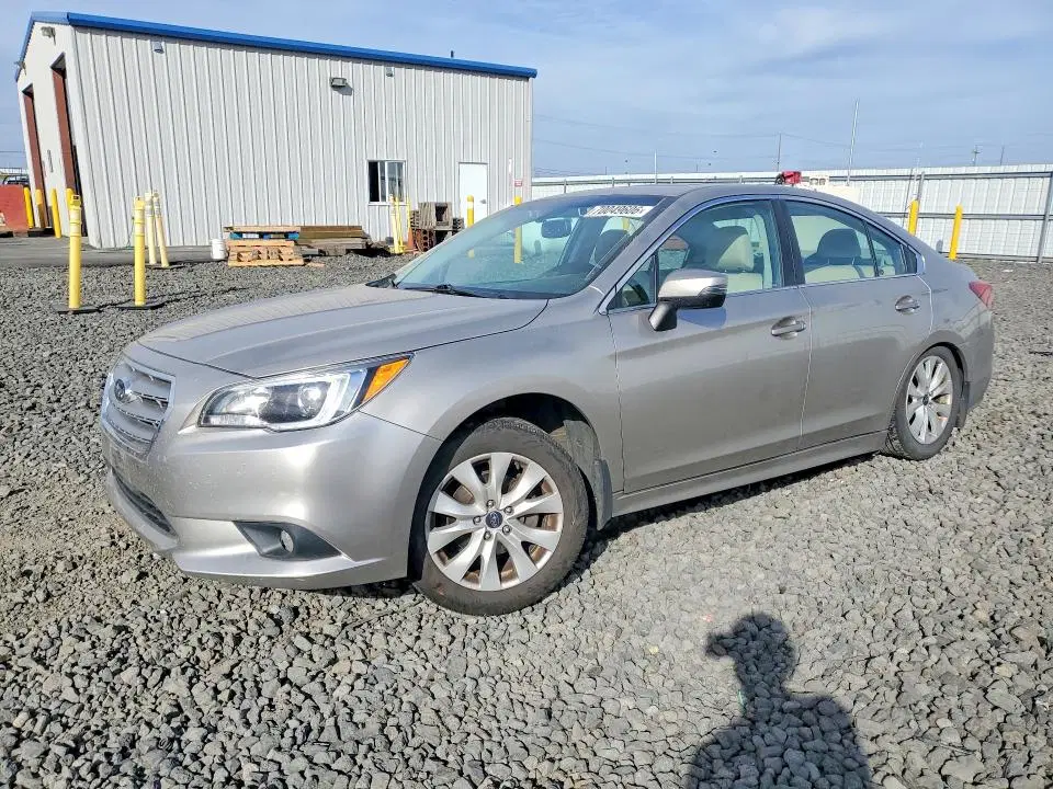 4S3BNAH65G3011030 — 2016 Subaru Legacy, Задняя часть, фото до ремонта