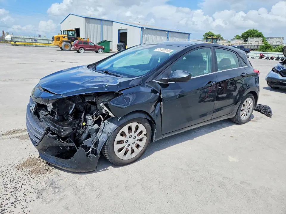 KMHD35LH6GU305363 — 2016 Hyundai Elantra GT, передняя часть, фото до ремонта