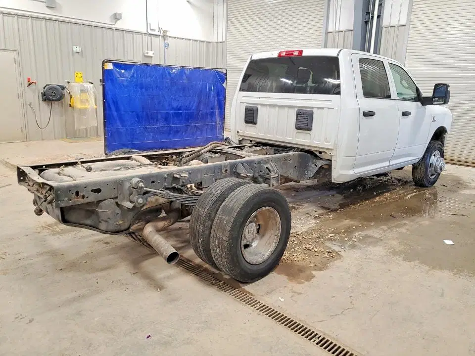 2024 RAM 3500 VIN 3C7WRTCL4RG334440 фото 3