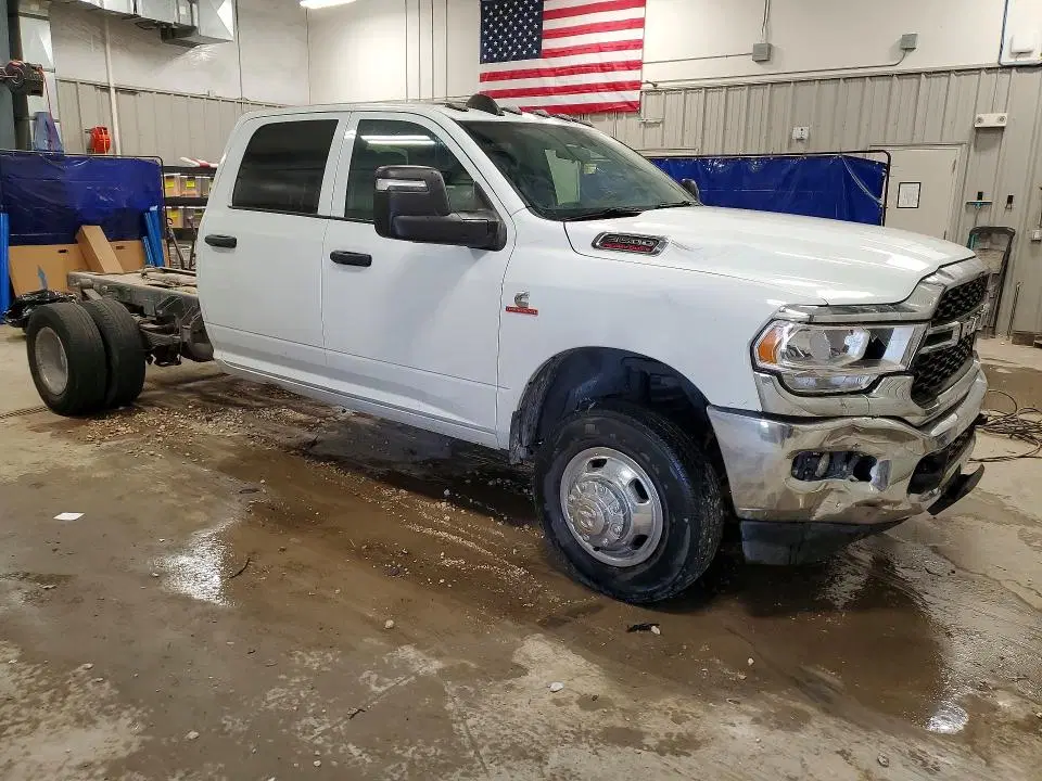 2024 RAM 3500 VIN 3C7WRTCL4RG334440 фото 4