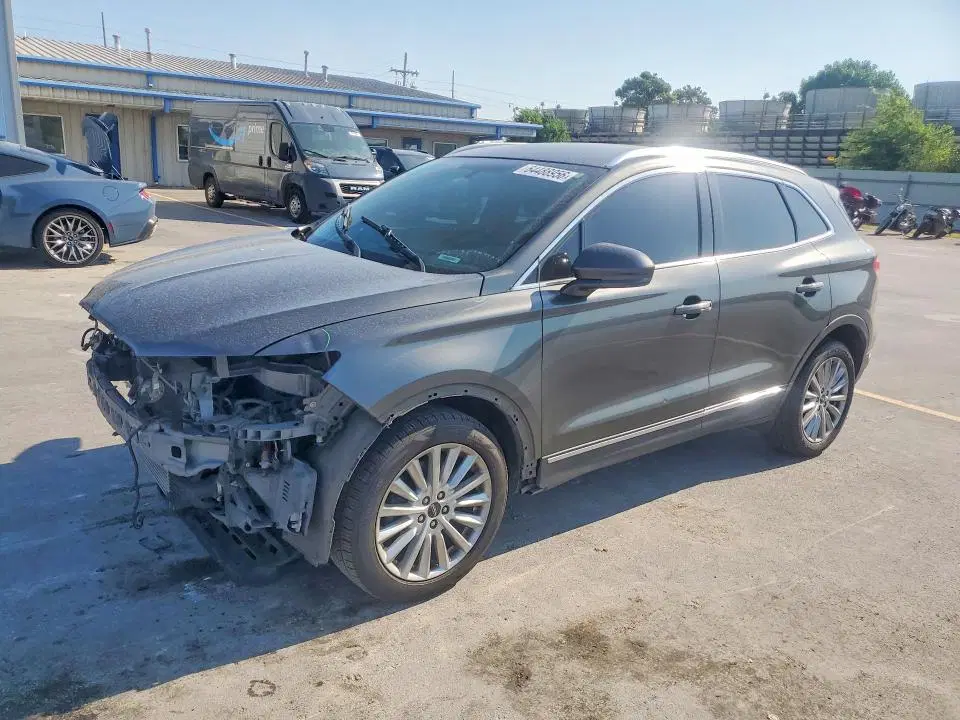 5LMCJ1C95KUL16539 — 2019 Lincoln MKC, передняя часть, фото до ремонта