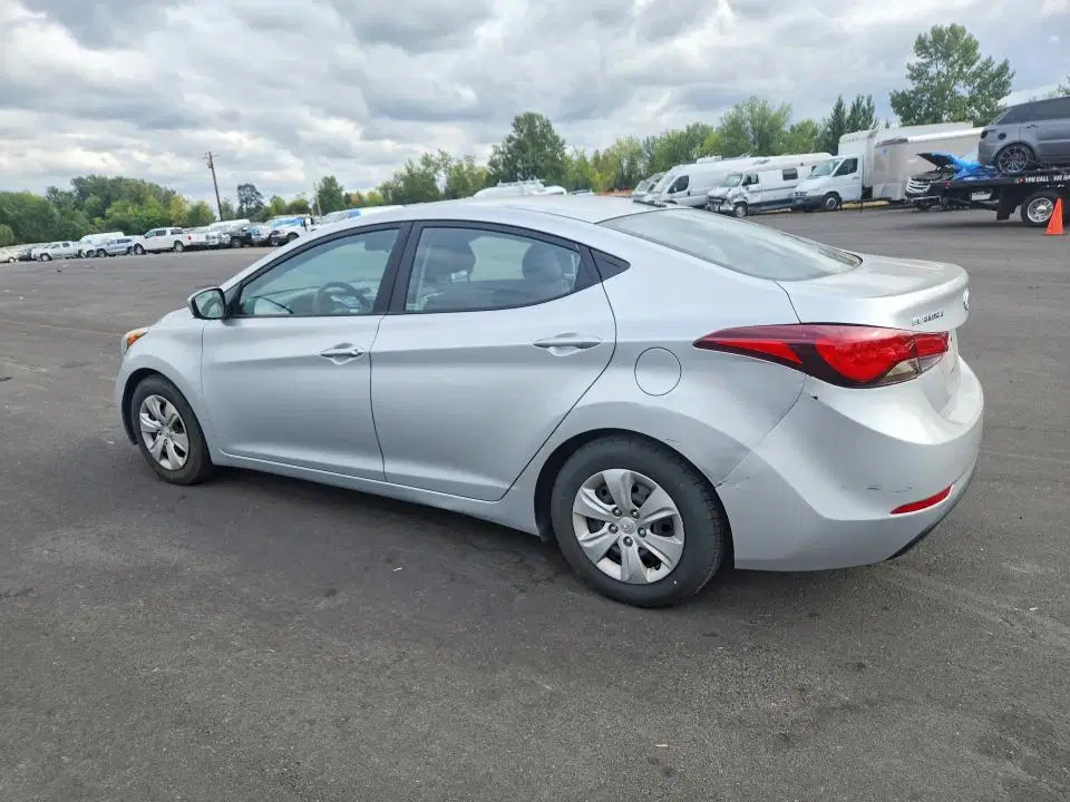 2016 Hyundai Elantra VIN 5NPDH4AE3GH701950 фото 2