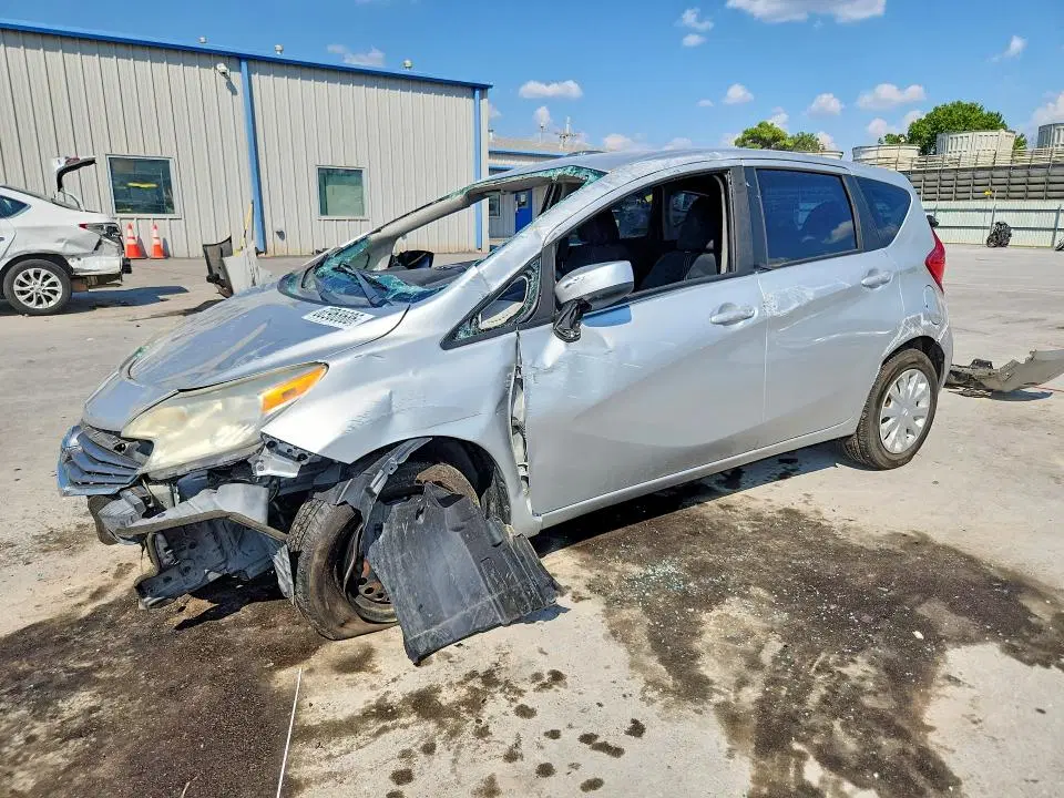3N1CE2CP4FL419048 — 2015 Nissan Versa Note, передняя часть, фото до ремонта
