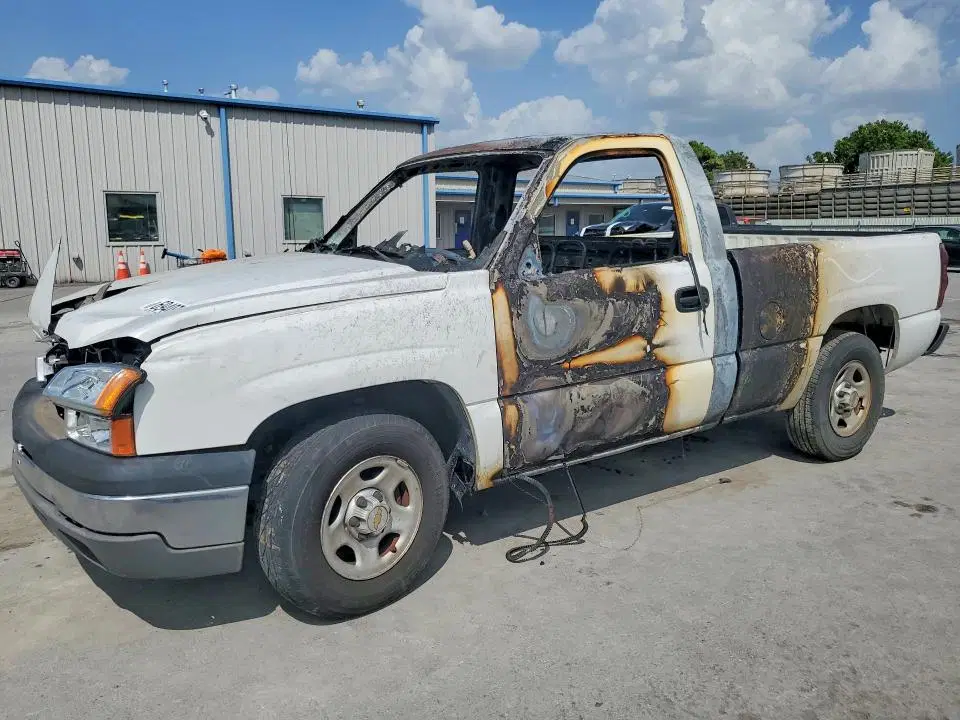 1GCEC14X44Z333412 — 2004 Chevrolet Silverado, BURN - INTERIOR, фото до ремонта