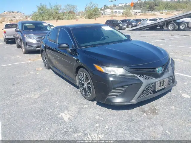 4T1B21HK7JU004180 — 2018 Toyota Camry Hybrid SE, Естественный износ, фото до ремонта