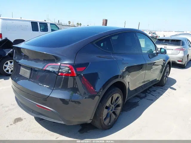 2024 Tesla Model Y Long Range Dual Motor All-wheel Drive VIN 7SAYGDEE4RF209625 фото 4
