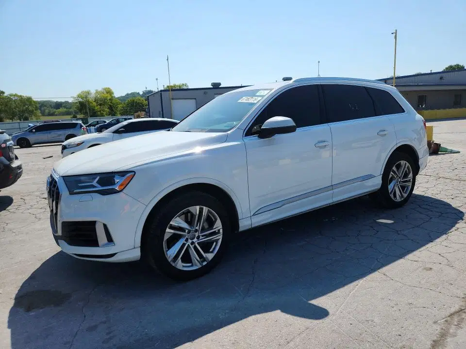 WA1AXAF78LD010177 — 2020 Audi Q7, мелкие вмятины и царапины, фото до ремонта