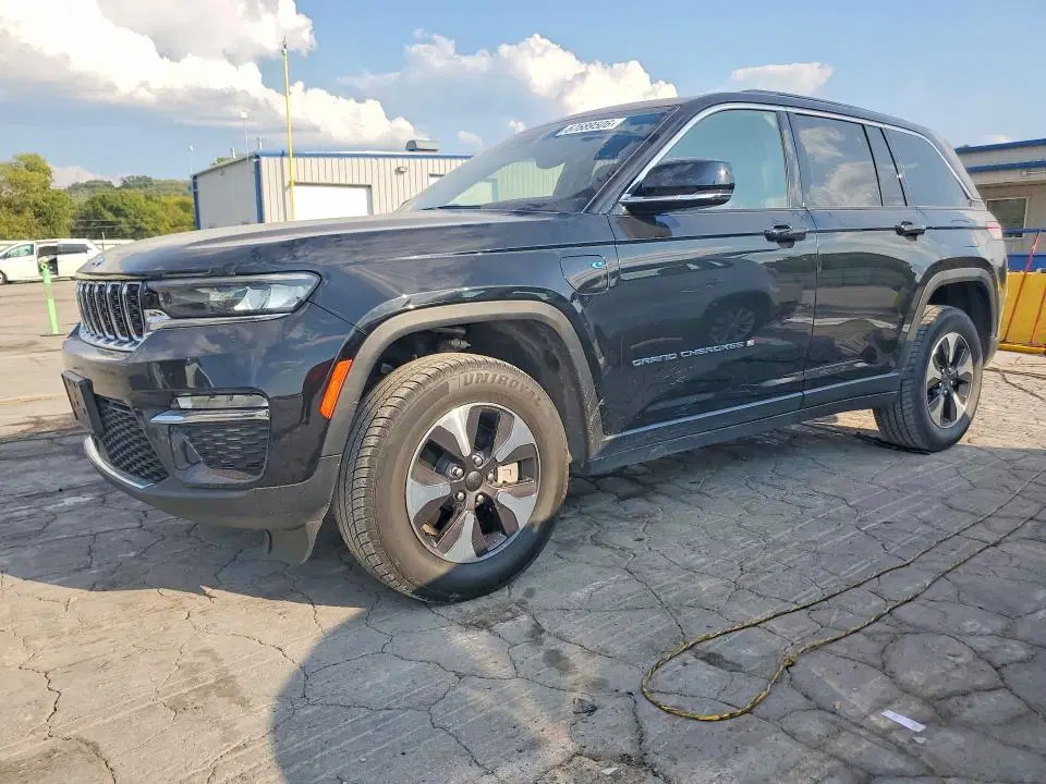 1C4RJYB6XRC710510 — 2024 Jeep Grand Cherokee, Мелкие вмятины и царапины, фото до ремонта