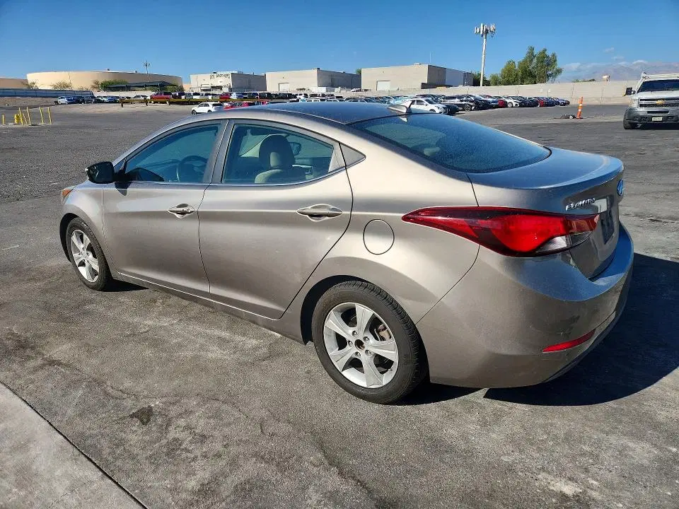 2016 Hyundai Elantra VIN 5NPDH4AE5GH686271 фото 2