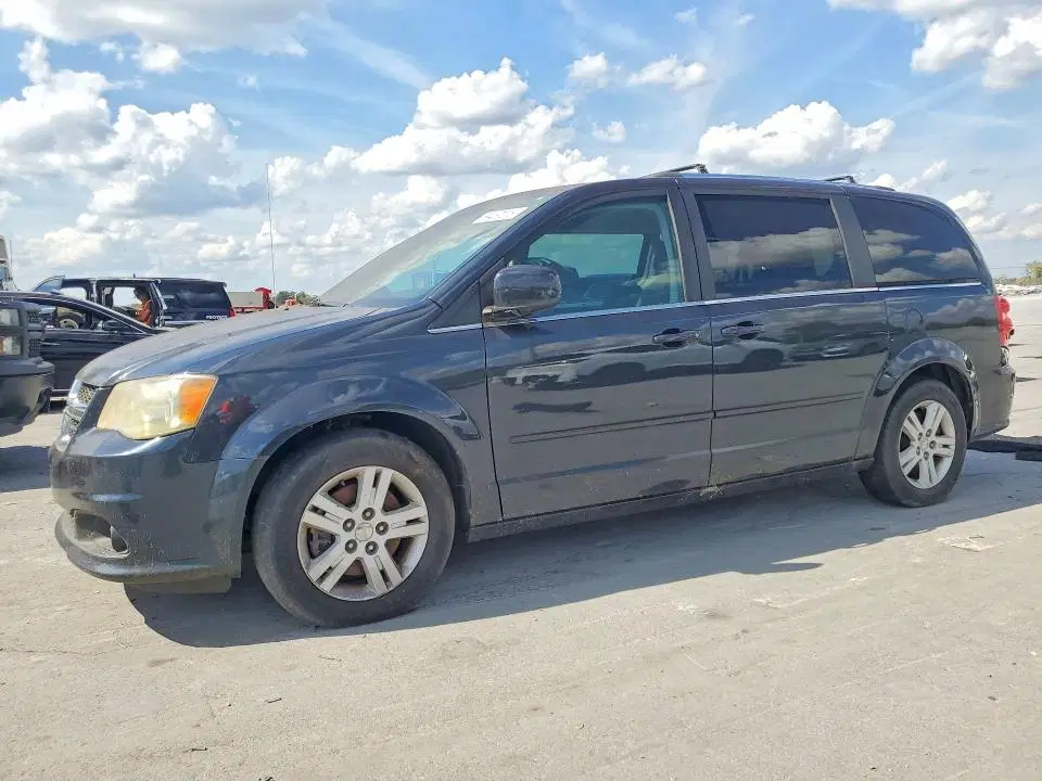 2C4RDGDG4DR799031 — 2013 Dodge Grand Caravan, мелкие вмятины и царапины, фото до ремонта