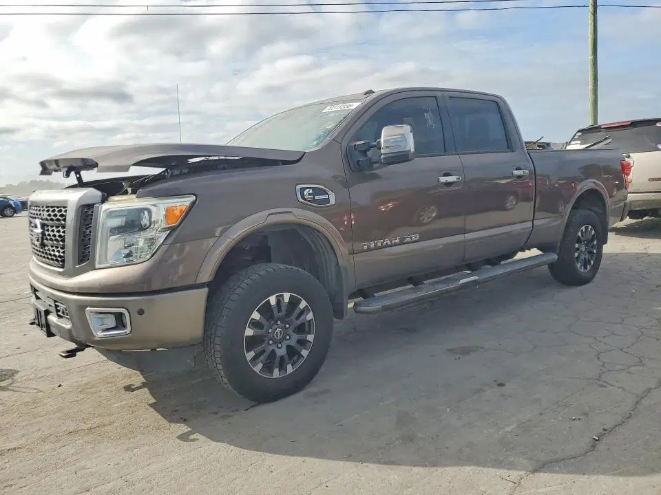 1N6BA1F40GN513409 — 2016 Nissan Titan XD, Мелкие вмятины и царапины, фото до ремонта