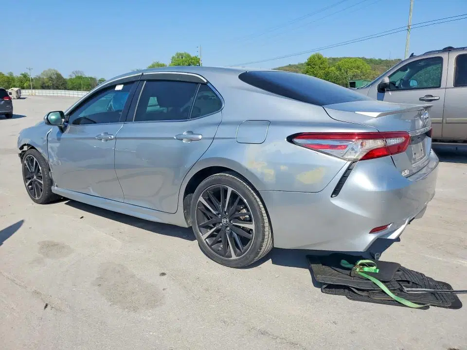 2018 TOYOTA CAMRY VIN 4T1B11HK5JU589683 фото 2
