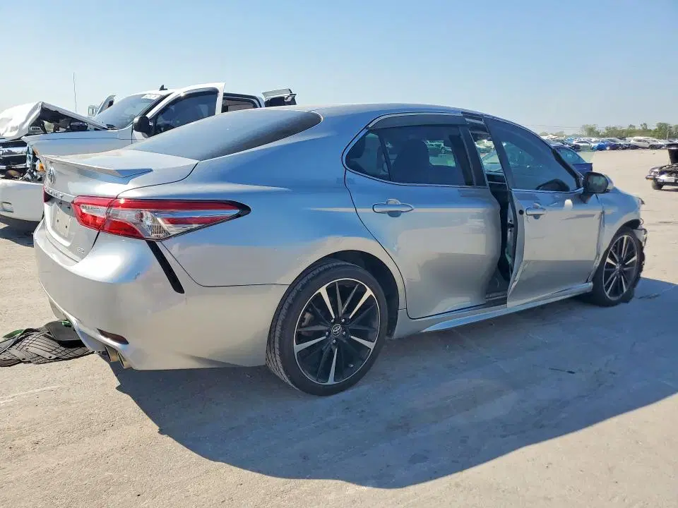 2018 TOYOTA CAMRY VIN 4T1B11HK5JU589683 фото 3