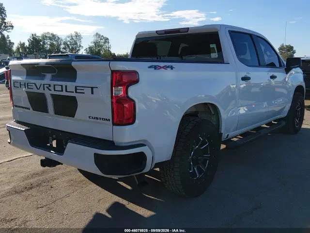2021 Chevrolet Silverado 1500 4wd Short Bed Custom VIN 1GCPYBEK0MZ261093 фото 4