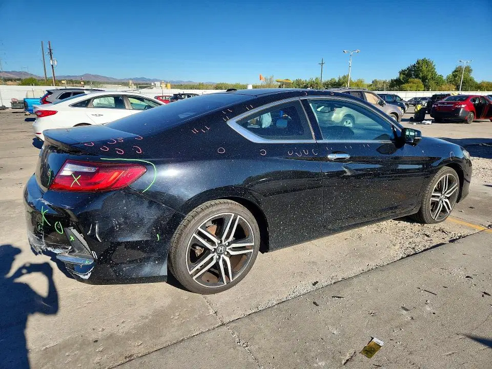 2017 Honda Accord VIN 1HGCT2B03HA000532 фото 3