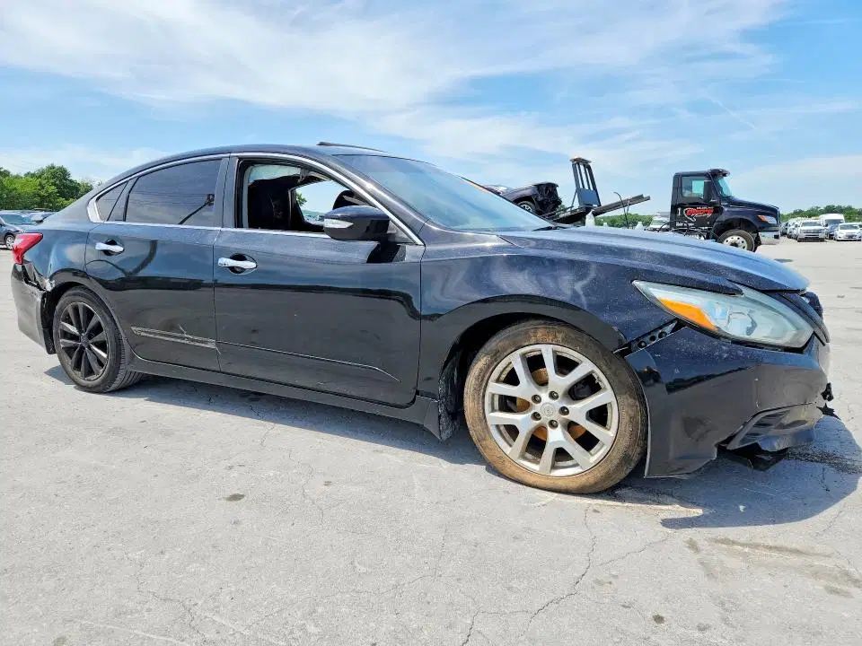 2017 NISSAN ALTIMA VIN 1N4AL3APXHC223610 фото 4