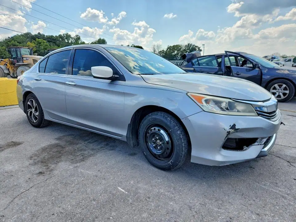 2016 HONDA ACCORD VIN 1HGCR2F32GA172388 фото 4