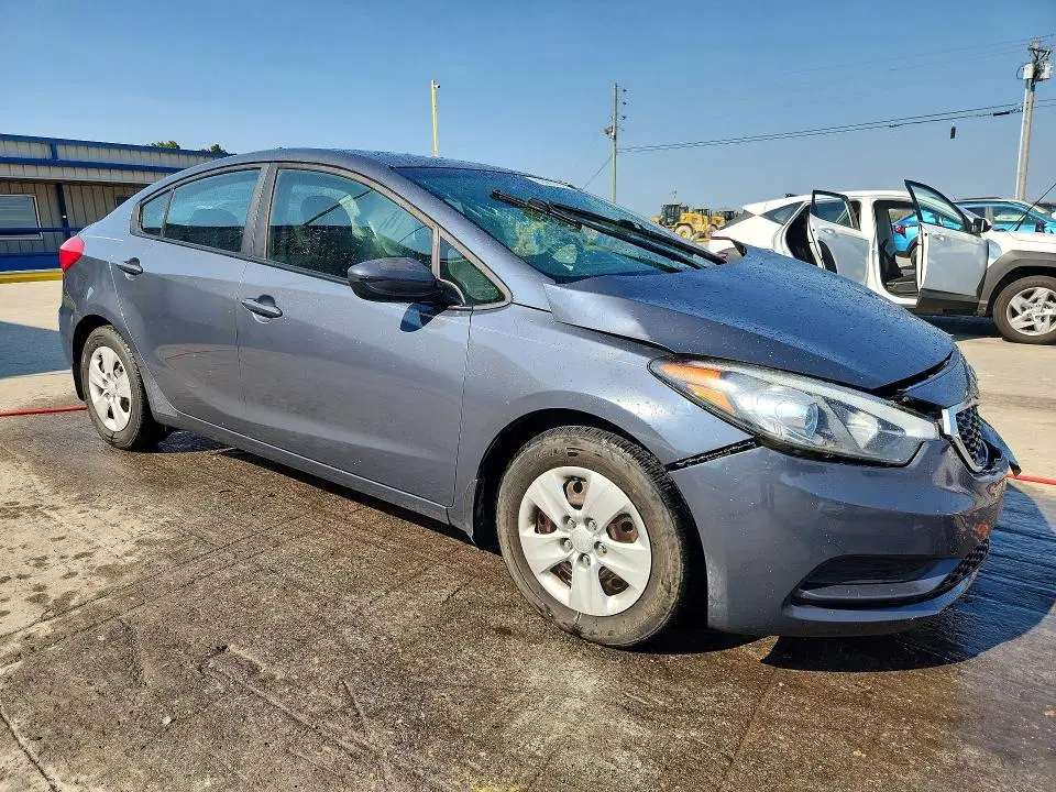 2016 KIA FORTE VIN KNAFK4A6XG5563923 фото 4
