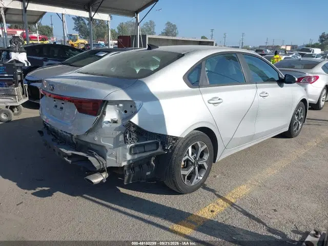 2021 KIA Forte Lxs VIN 3KPF24AD4ME325227 фото 4