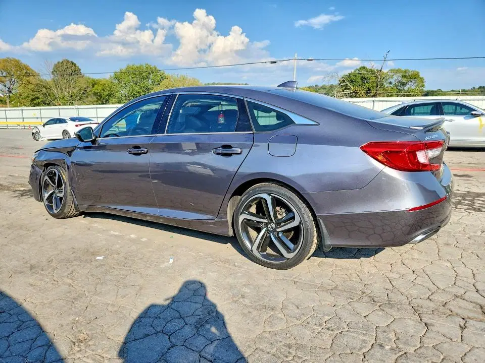 2018 HONDA ACCORD VIN 1HGCV1F32JA112561 фото 2