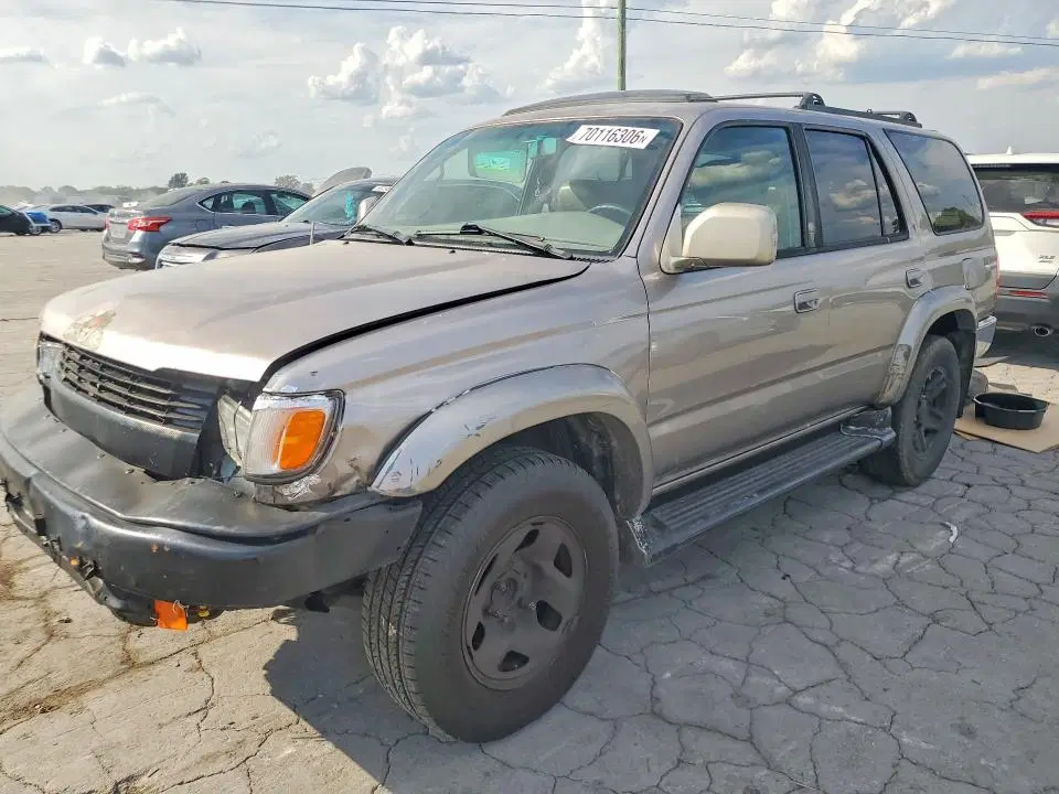 JT3GN86R720237855 — 2002 Toyota 4RUNNER, Передняя часть, фото до ремонта