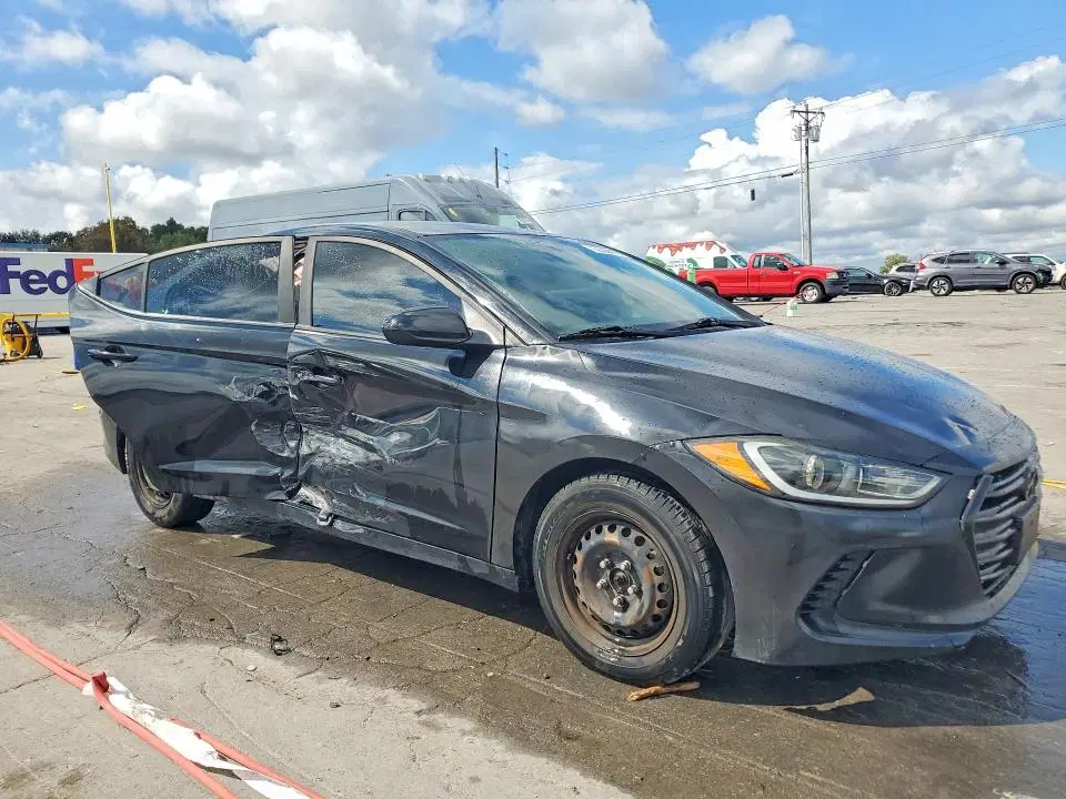 2017 HYUNDAI ELANTRA VIN KMHD74LF9HU402104 фото 4