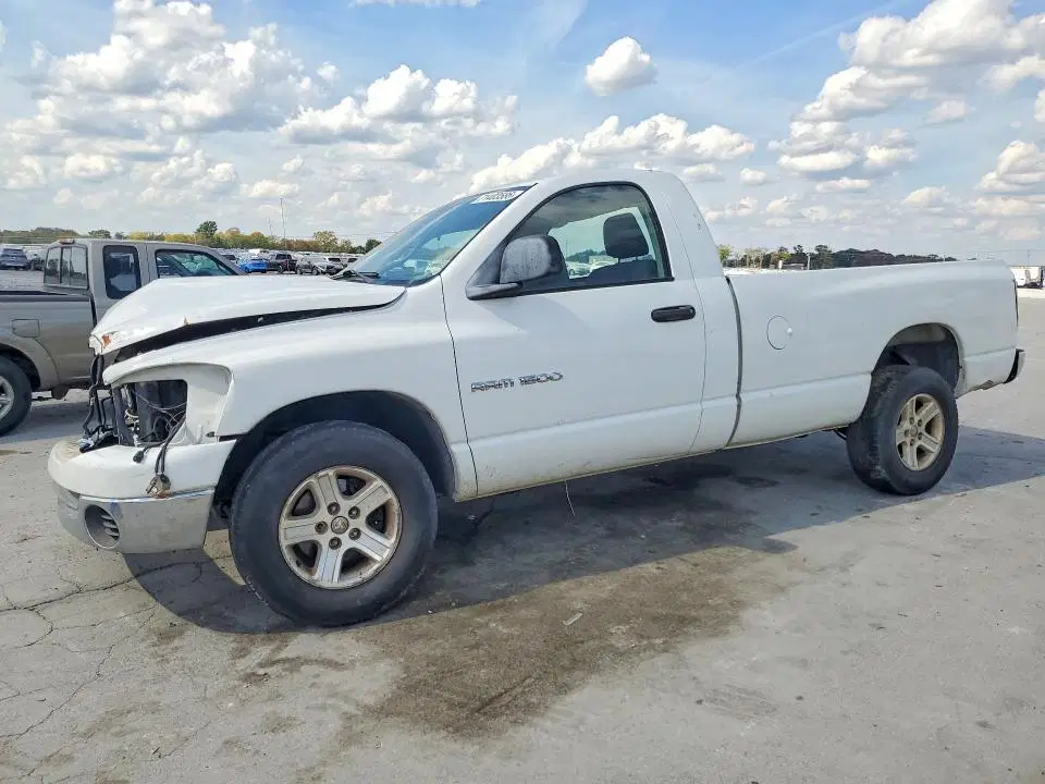 1D7HA16N46J209131 — 2006 Dodge RAM 1500, передняя часть, фото до ремонта