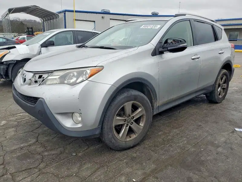 JTMWFREV5FD066482 — 2015 Toyota RAV4, Повреждения со всех сторон, фото до ремонта