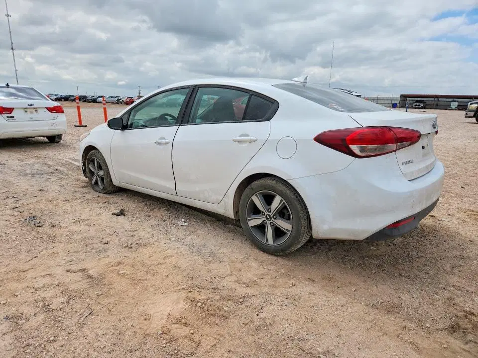 2018 KIA FORTE VIN 3KPFL4A76JE201334 фото 2