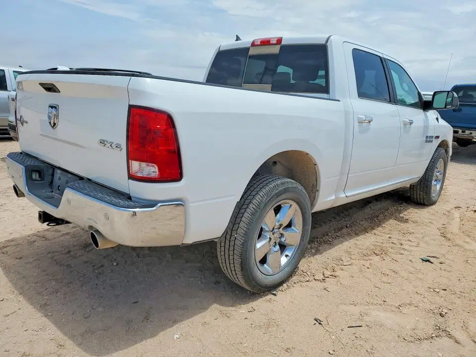 2018 RAM 1500 VIN 1C6RR7LM4JS355447 фото 3