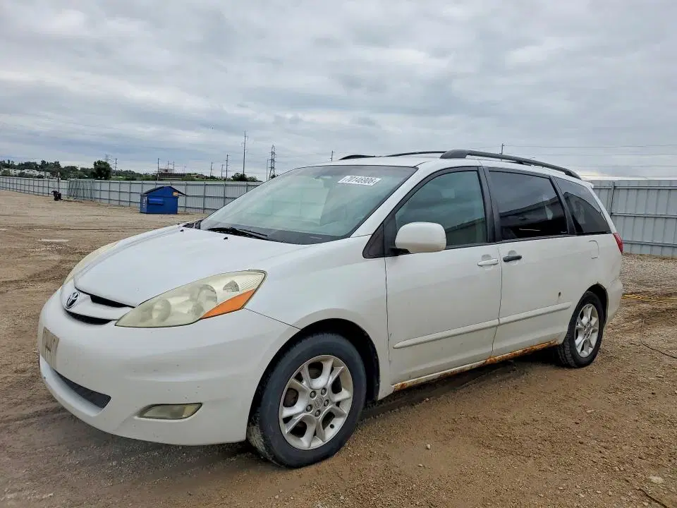 5TDZA22C66S414476 — 2006 Toyota Sienna, Задняя часть, фото до ремонта