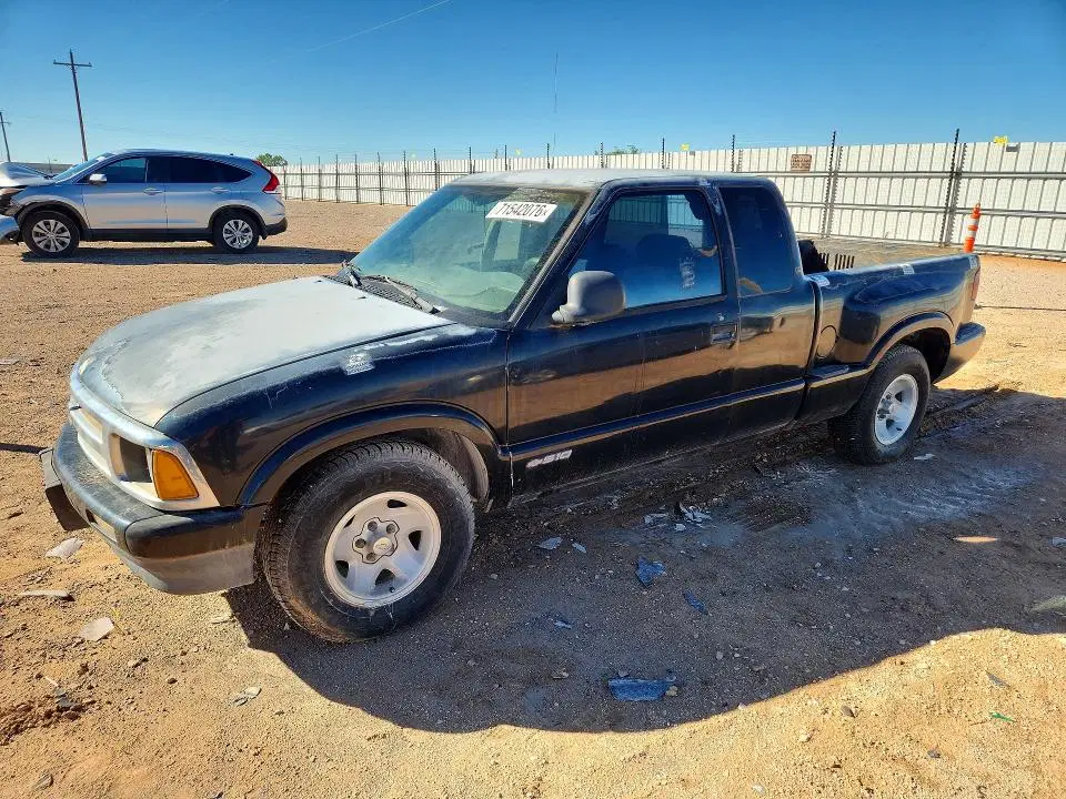 1GCCS19X9V8137914 — 1997 Chevrolet S Truck, Мелкие вмятины и царапины, фото до ремонта