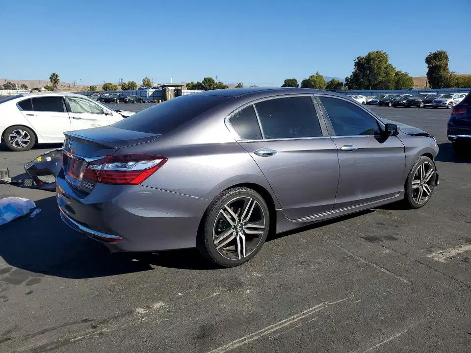 2017 Honda Accord VIN 1HGCR2F10HA182191 фото 3