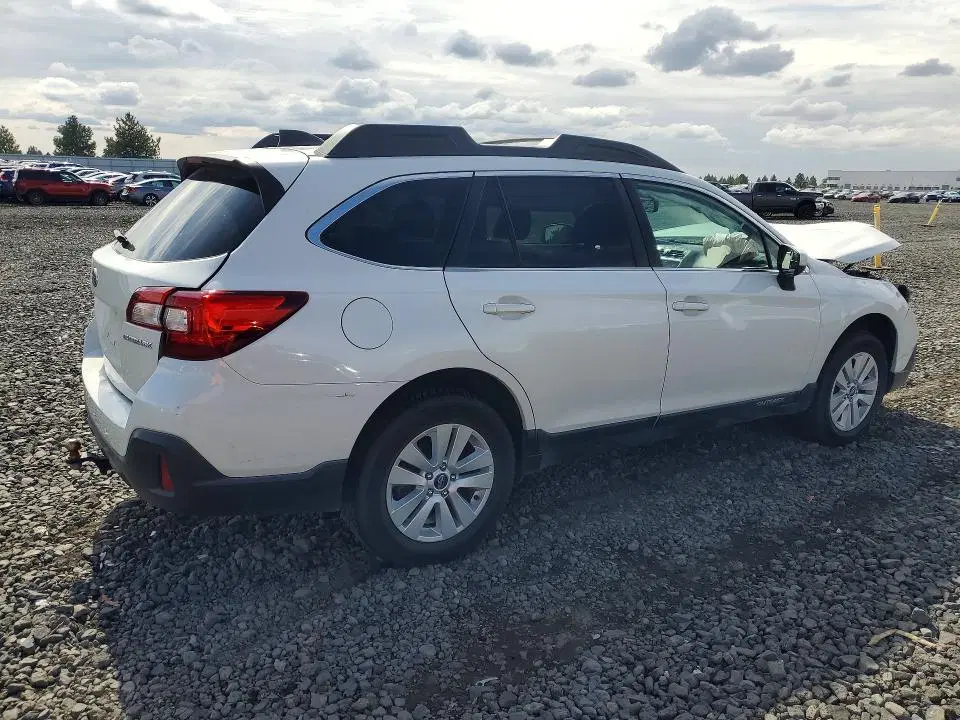 2019 Subaru Outback VIN 4S4BSAFC2K3285193 фото 3