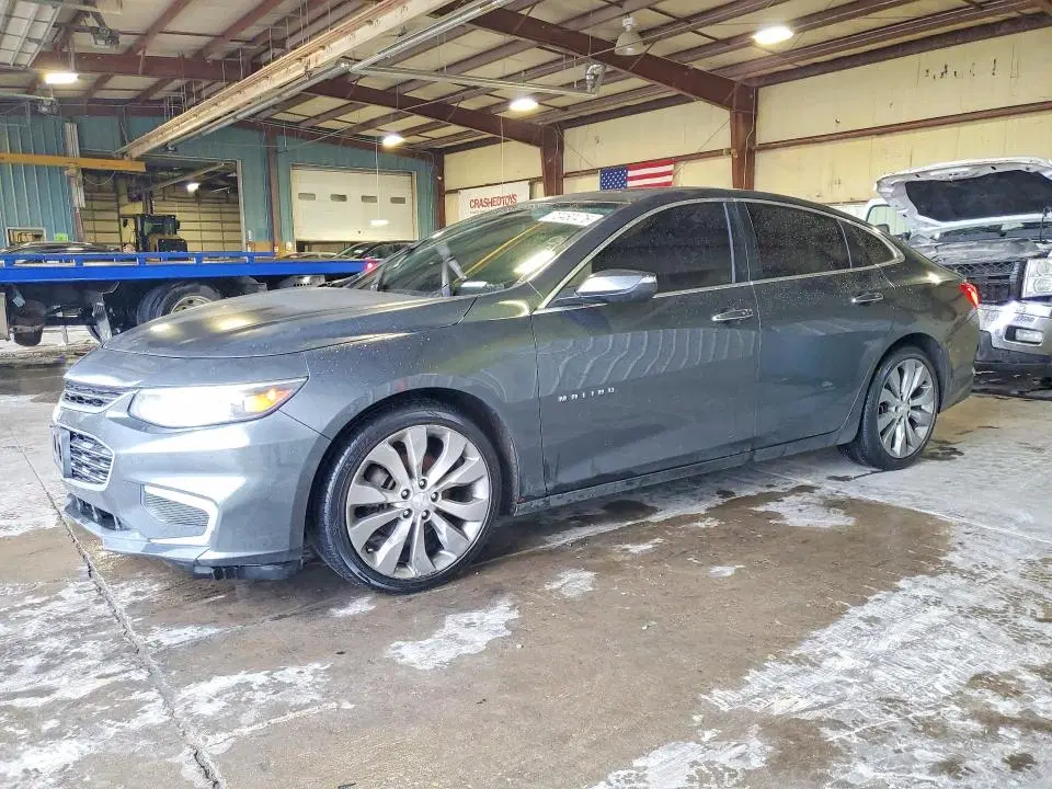 1G1ZH5SX6HF156925 — 2017 Chevrolet Malibu, Мелкие вмятины и царапины, фото до ремонта
